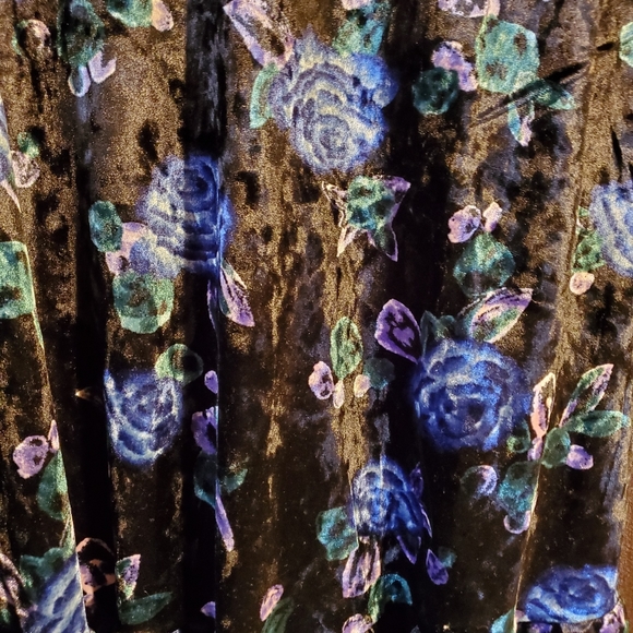 Dress - Picture 2 of 4